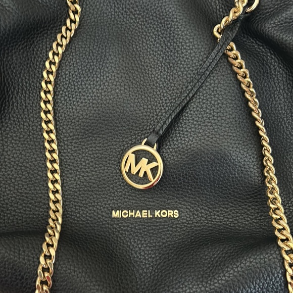 Michael kors purse with gold chain - Picture 6 of 6